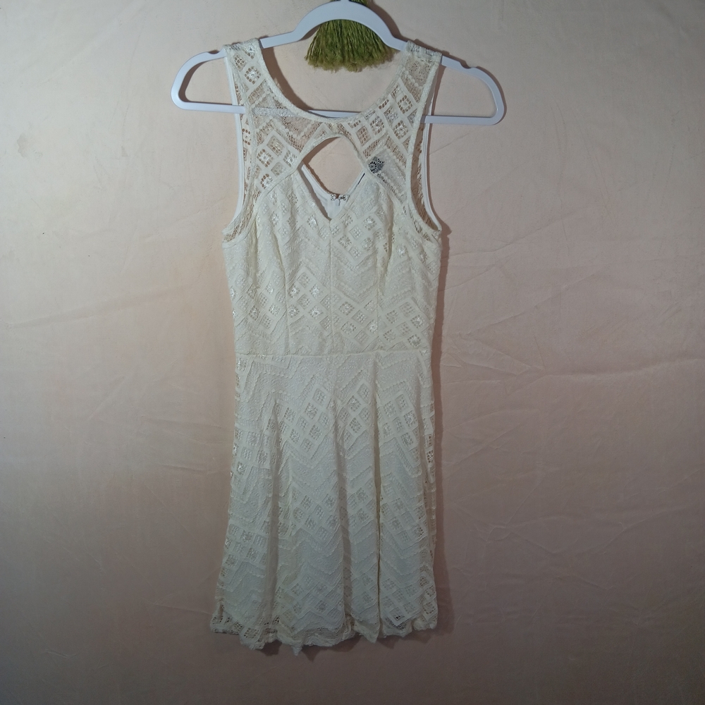 Trixxi 🐞 Cream Lace Mini Dress